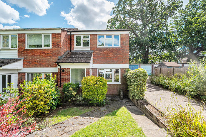3 Bedroom Terraced House For Sale In Angus Close, Chessington, KT9