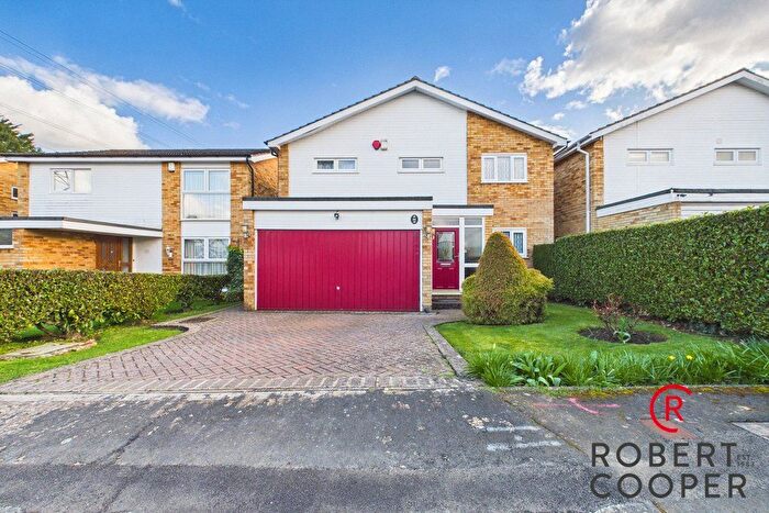 4 Bedroom Detached House For Sale In Wessex Drive, Pinner, HA5