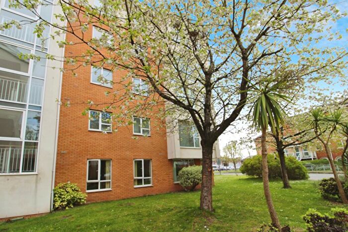 2 Bedroom Apartment For Sale In Reresby Court, Cardiff, CF10