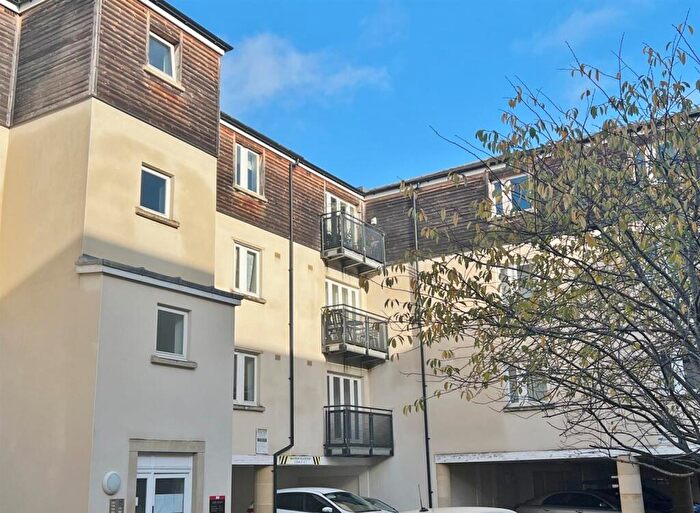 2 Bedroom Flat For Sale In Grist Court, Bradford-On-Avon, BA15
