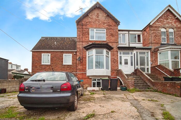 2 Bedroom Flat For Sale In Franklin Road, Weymouth, DT4