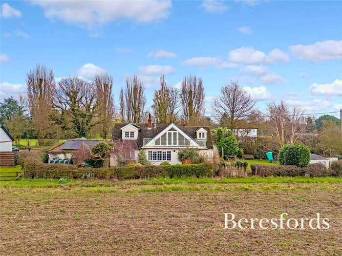 4 Bedroom Bungalow For Sale In Bartholomew Green, Felsted, CM3