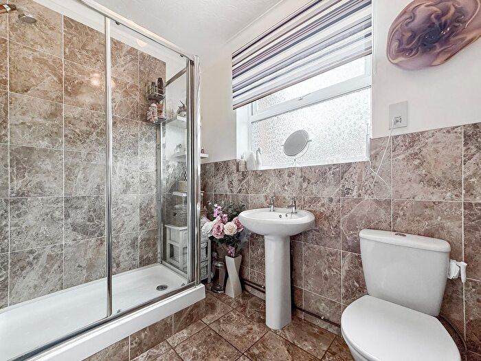 2 Bedroom Semi-Detached Bungalow For Sale In Hillary Close, Ipswich, IP4