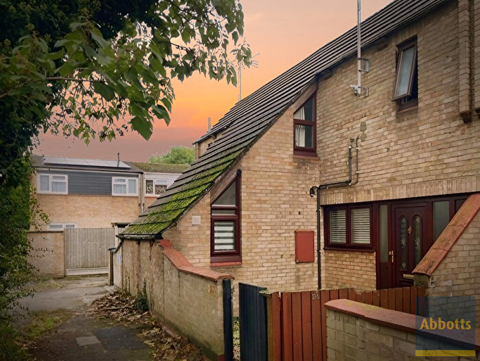 3 Bedroom House To Rent In Pitsea, Basildon, SS13