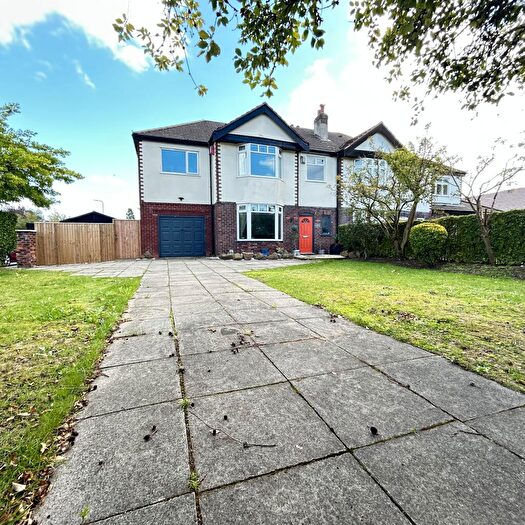 4 Bedroom Semi-Detached House For Sale In Liverpool Road, Birkdale, Sefton, PR8