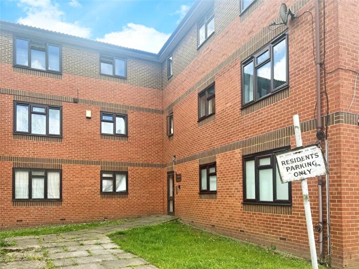 1 Bedroom Flat To Rent In Chaffinch Close, Surbiton, KT6