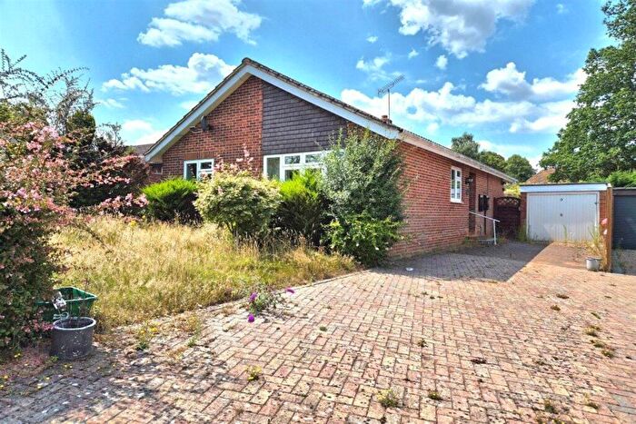 3 Bedroom Bungalow For Sale In Bedroom Detached Bungalow In Ewhurst, GU6