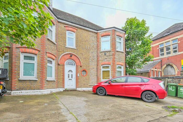 3 Bedroom Maisonette To Rent In Chester Road, Forest Gate, London, E7