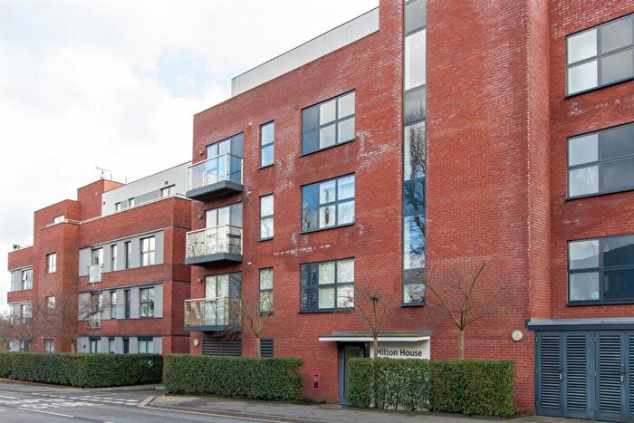 2 Bedroom Flat To Rent In Milton Road, Haywards Heath, RH16