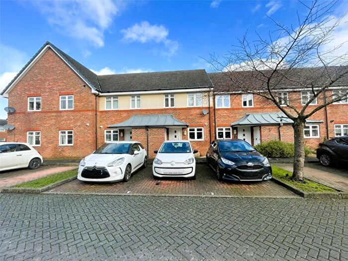2 Bedroom Terraced House For Sale In Kenley Place, Farnborough, Hampshire, GU14