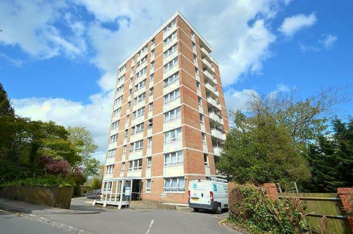 1 Bedroom Apartment To Rent In Bedroom Apartment St Floor In Guildford, GU2