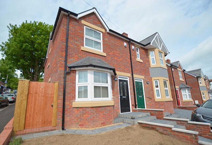 2 Bedroom End Of Terrace House To Rent In Vale Road, Chesham, HP5