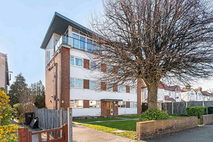 2 Bedroom Apartment For Sale In Howard Road, London, SE25
