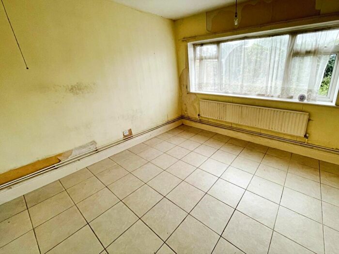 3 Bedroom Bungalow For Sale In Border Way, Vicars Cross, Chester