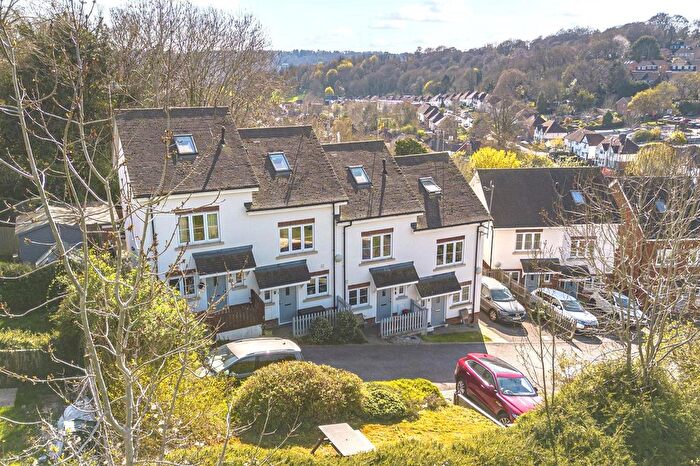 3 Bedroom Terraced House For Sale In Hillview Gardens, High Wycombe (Walk Of Station), HP13