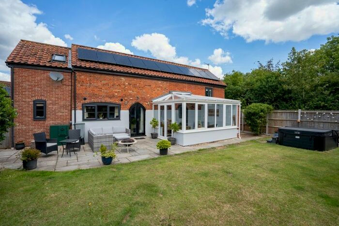 4 Bedroom Barn Conversion For Sale In Broad Lane, South Walsham, Norwich, NR13