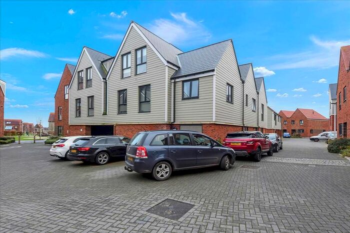 2 Bedroom Flat To Rent In Doves House, Dakota Drive, Chatham, ME4
