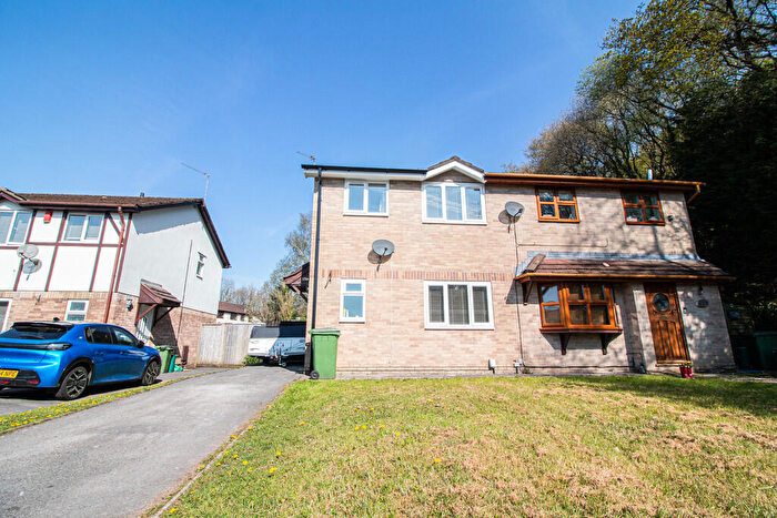 3 Bedroom Semi-Detached House To Rent In Glan-y-ffordd, Taffs Well, CF15