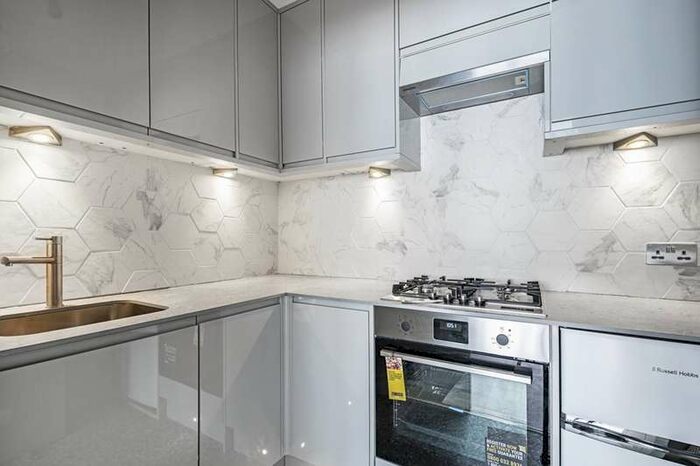 Flat To Rent In Hodford Road, NW11, Golders Green, NW11