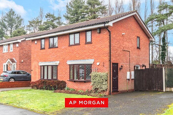 2 Bedroom Semi Detached House For Sale In Raddlebarn Farm Drive, Birmingham, West Midlands, B29
