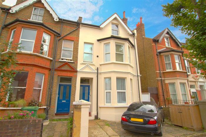 2 Bedroom Flat To Rent In Broughton Road, London W13