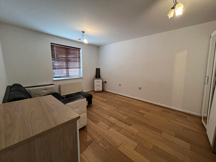 5 Bedroom Town House To Rent In Bolsin Drive, Colchester, CO4