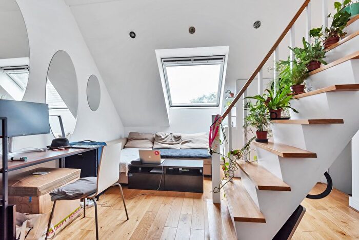 Studio To Rent In Capstan Way, London, SE16