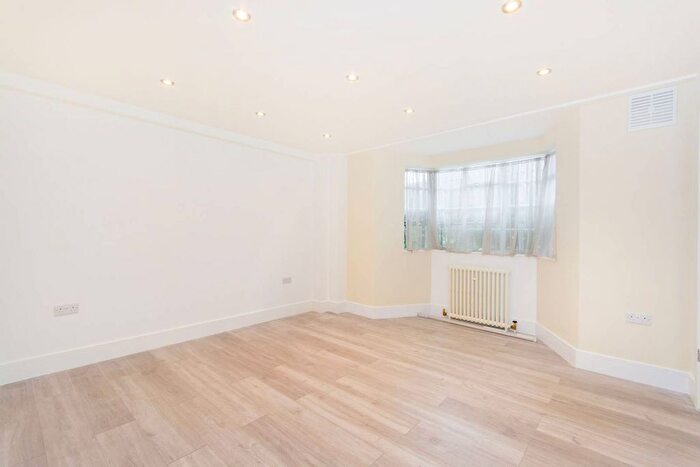 1 Bedroom Flat To Rent In Streatham Hill, Streatham Hill, London, SW2