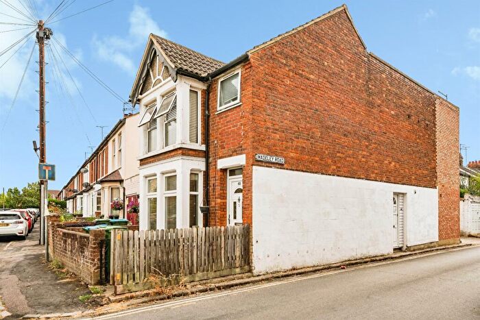 1 Bedroom Apartment For Sale In Chiltern Street, Aylesbury, HP21