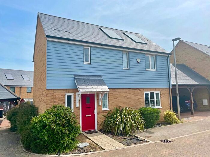 3 Bedroom Detached House To Rent In Canberra Chase, Brooklands, MK10