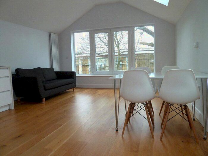 2 Bedroom Flat To Rent In Sunny Gardens Road, Hendon, London, NW4