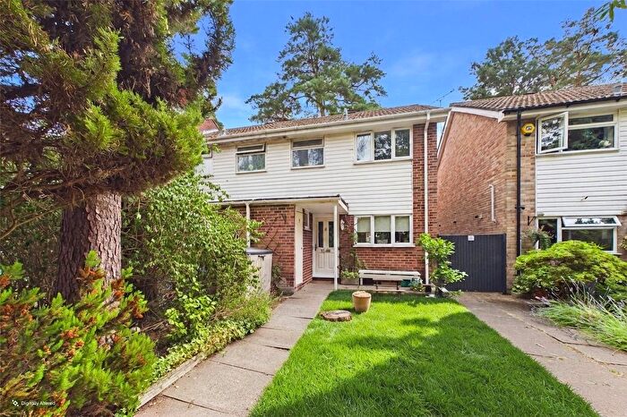 3 Bedroom Semi-detached House For Sale In Camberley, Surrey, GU15