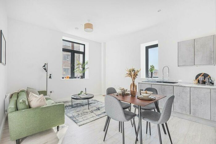 2 Bedroom Ground Flat To Rent In Atkinson Street, LS10