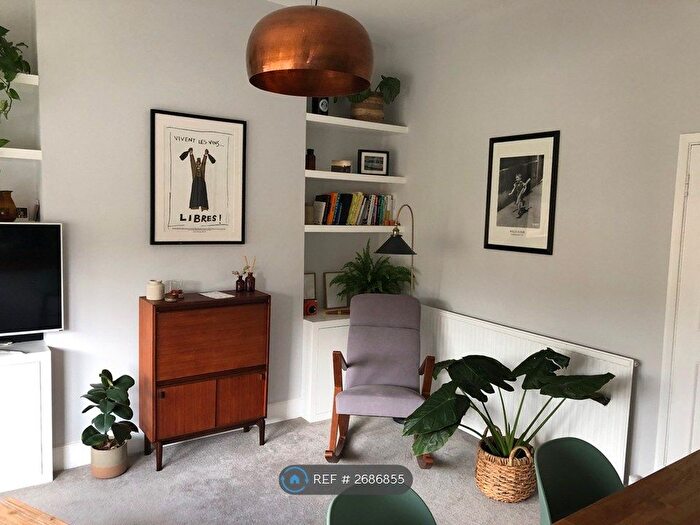 2 Bedroom Flat To Rent In Stapleton Hall Road, London, N4