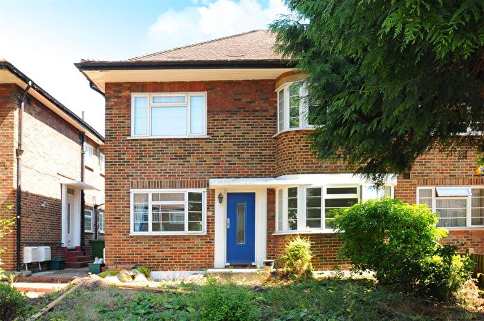 2 Bedroom Maisonette To Rent In Queens Court, Queens Road, Kingston Upon Thames, KT2