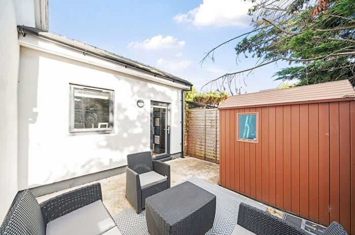 1 Bedroom Flat For Sale In Ashford, Surrey, TW15