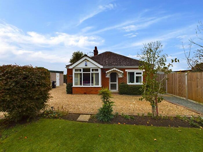 3 Bedroom Detached Bungalow For Sale In Strubby Road, Maltby Le Marsh, Alford, LN13