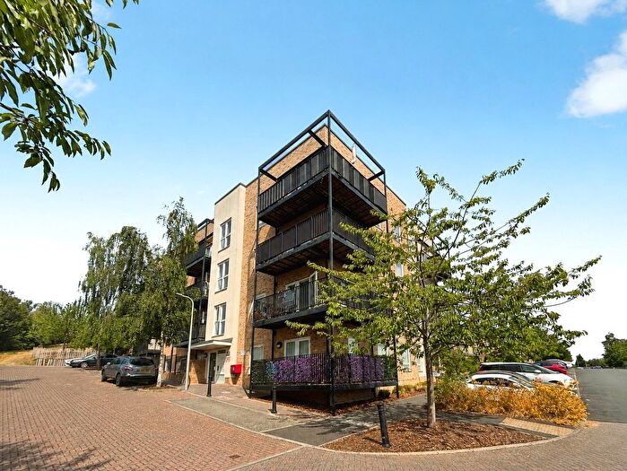2 Bedroom Flat For Sale In Deveron Drive, Tilehurst, Reading, RG30