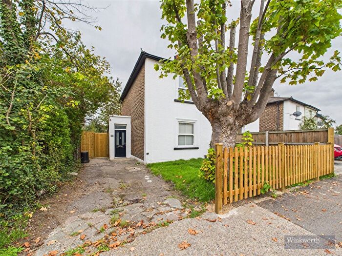 2 Bedroom Detached House To Rent In Brighton Road, Surbiton, KT6