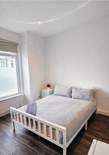 1 Bedroom Studio To Rent In London, NW9