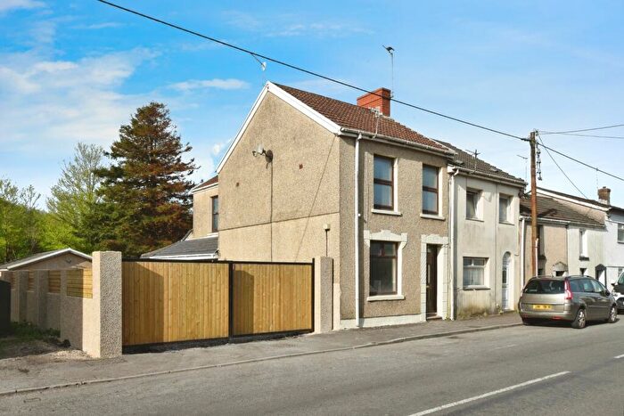 3 Bedroom End Of Terrace House For Sale In Cwmfelin Road, Llanelli, Carmarthenshire, SA14