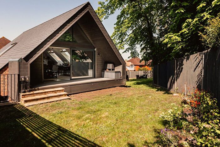 3 Bedroom Detached House For Sale In Walnut Close, Eynsford, Dartford, DA4