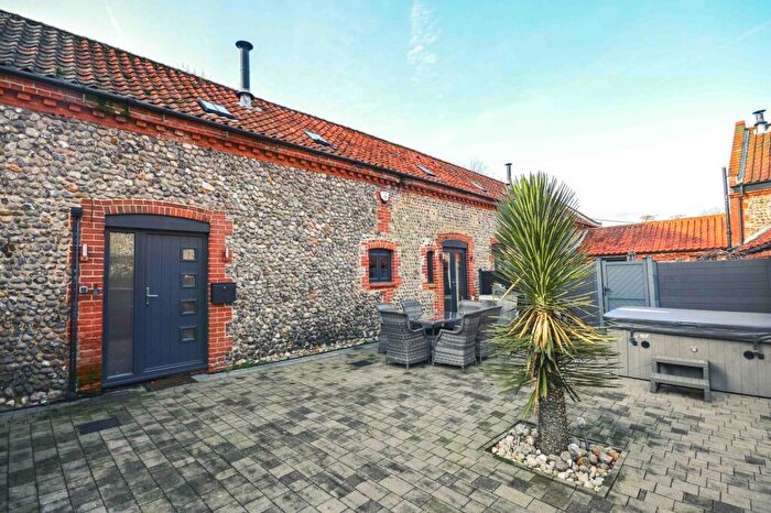 2 Bedroom Barn Conversion To Rent In Roughton, NR11