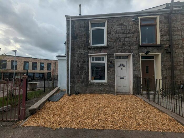 4 Bedroom Property To Rent In Old Church Street, Cefn Coed, Merthyr Tydfil, CF48