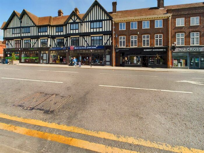 2 Bedroom Flat To Rent In Hermitage Road, Hitchin, Herts, SG5