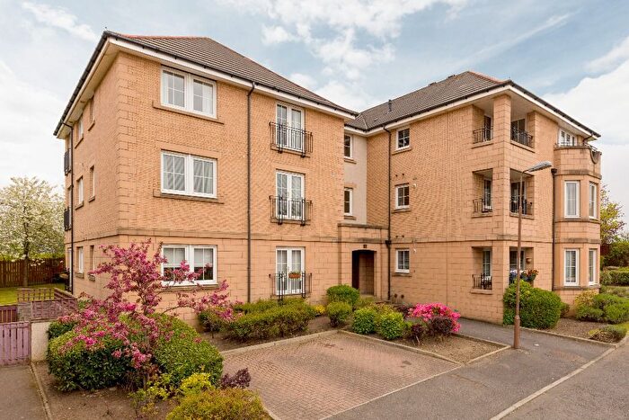 2 Bedroom Flat To Rent In East Craigs Rigg, East Craigs, Edinburgh, EH12