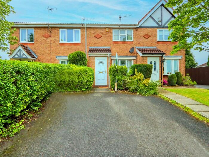 2 Bedroom Town House To Rent In Malia Road, Tapton, Chesterfield, Derbyshire, S41