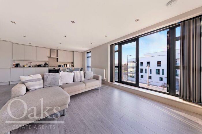 2 Bedroom Flat To Rent In Savgold House, East Croydon, CR0