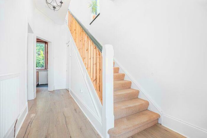 3 Bedroom Semi-Detached House For Sale In Shakespeare Avenue, Clydebank, G81