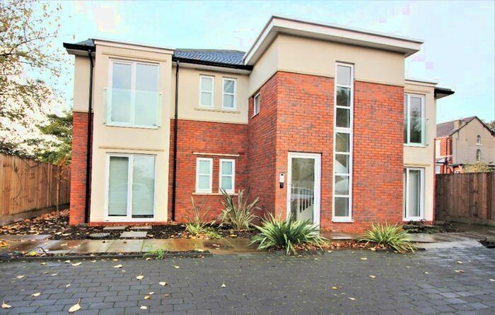 2 Bedroom Flat To Rent In Dover Point, Birkdale, Southport, PR8